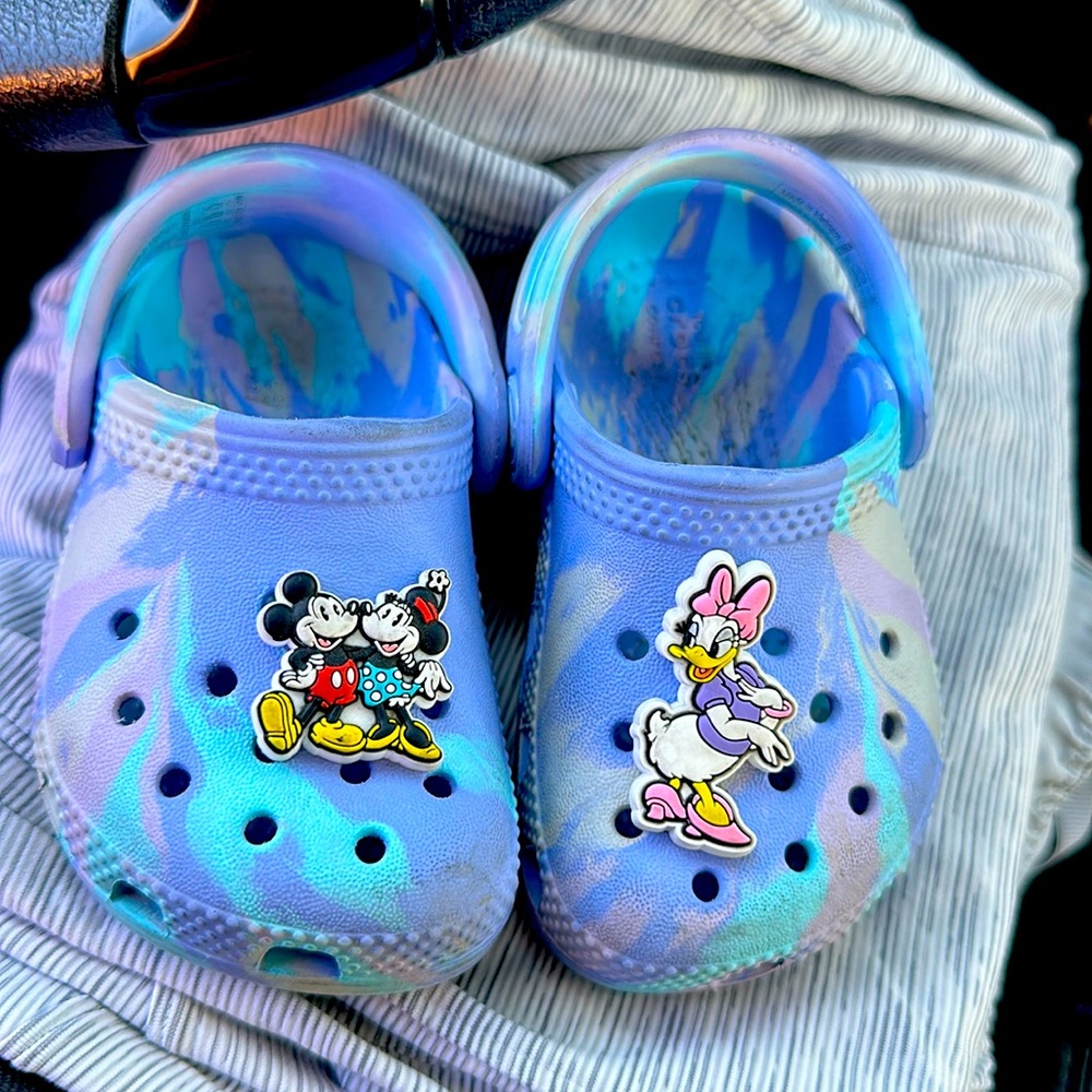 Baby iconic tie dye Crocs size C 5